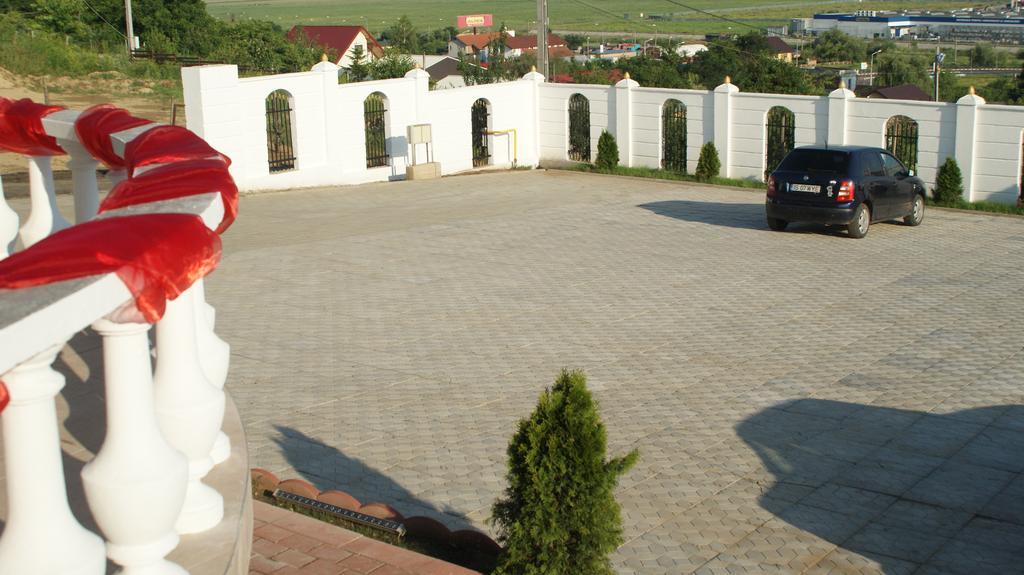 Hotel Premier Class Valea Lupului  Exterior photo